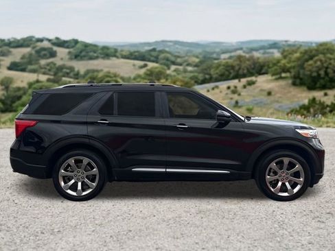 Used 2020 Ford Explorer Platinum w/ Premium Technology Package AWD/4WD image 11