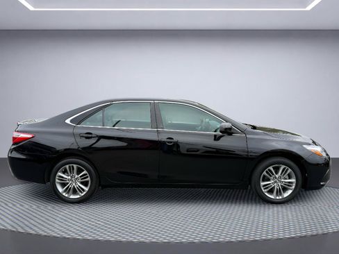 Used 2017 Toyota Camry SE FWD image 7