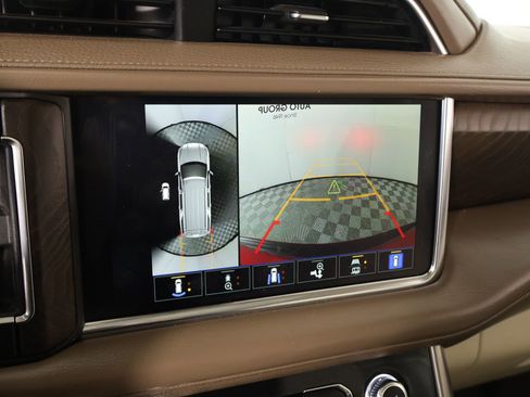 Used 2024 GMC Yukon Denali w/ Max Trailering Package image 6