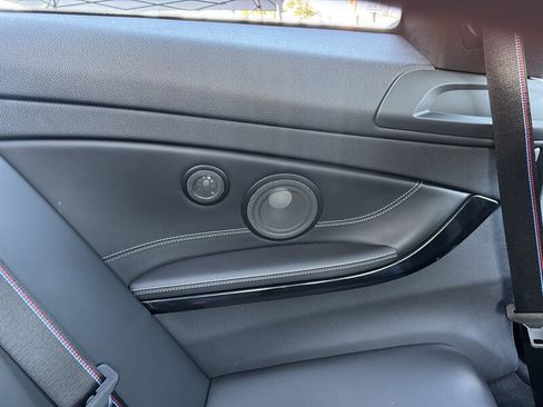 Used 2018 BMW M4 Coupe w/ Competition Package RWD image 39