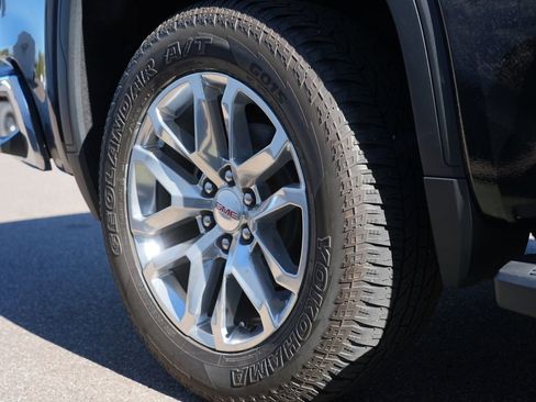 Used 2019 GMC Sierra 1500 SLT w/ SLT Premium Plus Package AWD/4WD image 32