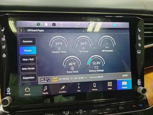 Used 2022 Jeep Grand Wagoneer Series II w/ Convenience Group III image 12