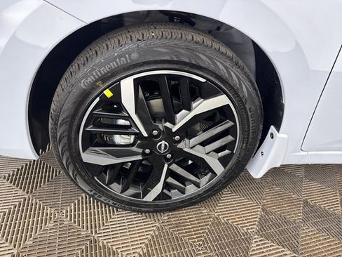 New 2025 Nissan Versa SR w/ Trunk Package image 26