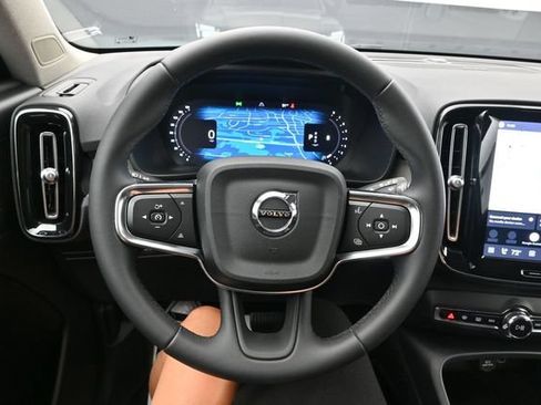 Used 2023 Volvo XC40 B5 Ultimate w/ Protection Package Premier AWD/4WD image 24