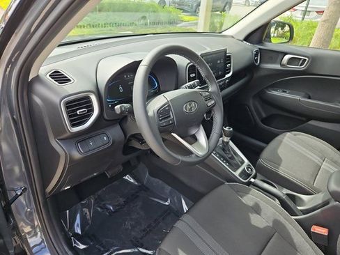 Certified 2025 Hyundai Venue SEL image 13