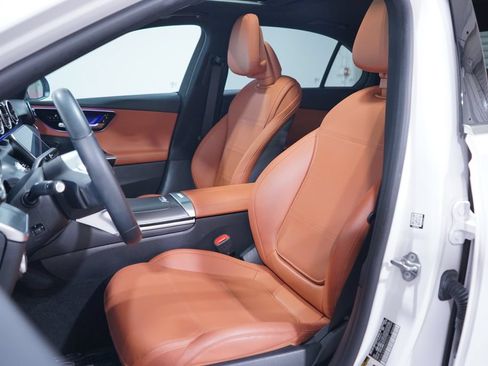 Used 2023 Mercedes-Benz C 300 Sedan image 7