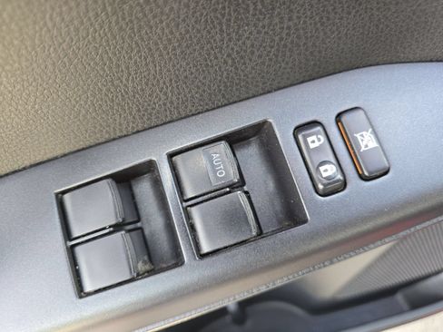 Used 2017 Toyota RAV4 XLE w/ Carpet Mat Package AWD/4WD image 30