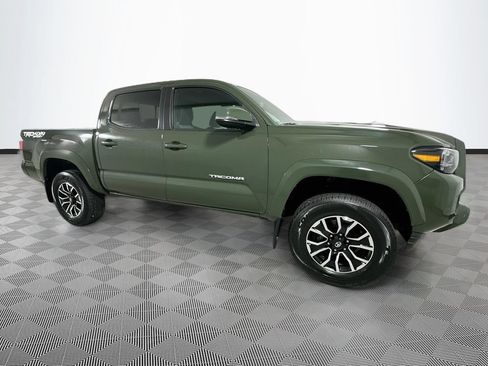 Used 2021 Toyota Tacoma TRD Sport w/ Technology Package AWD/4WD image 8