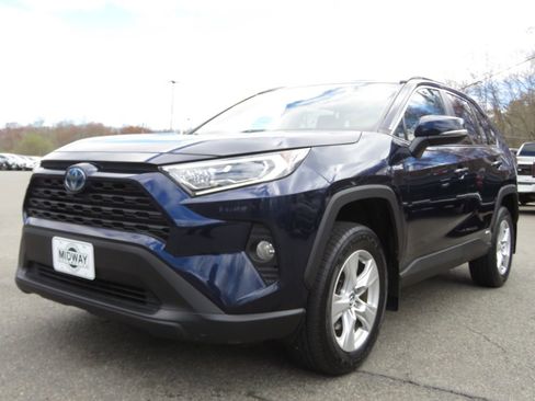Used 2020 Toyota RAV4 XLE w/ Convenience Package AWD/4WD image 1