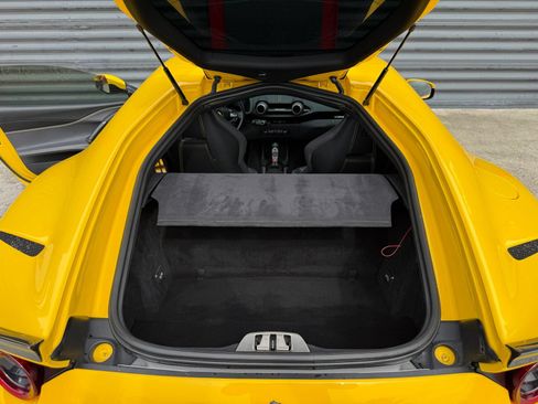 Used 2019 Ferrari 812 Superfast RWD image 28