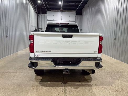 Used 2023 Chevrolet Silverado 2500 LT image 4