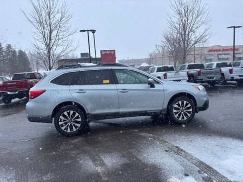 Used 2017 Subaru Outback 2.5i Limited image 6