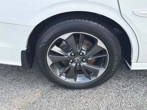Used 2022 Honda Odyssey Elite image 15