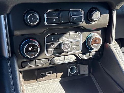 Used 2021 Chevrolet Tahoe LT image 16