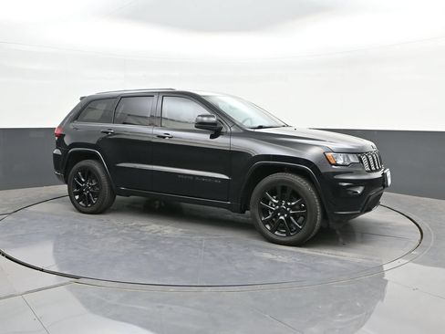 Used 2019 Jeep Grand Cherokee Altitude RWD image 17