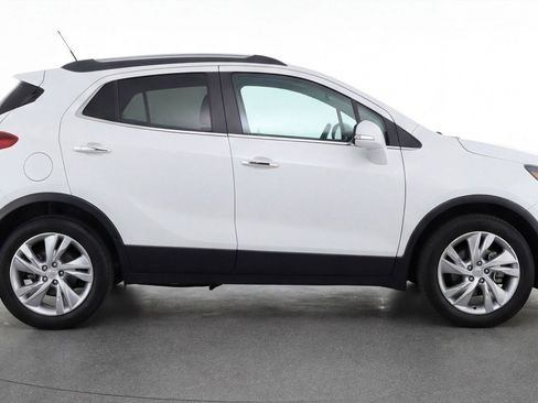 Used 2025 Buick Encore GX Preferred FWD image 11