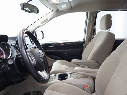 Used 2015 Dodge Grand Caravan SXT w/ UConnect Hands-Free Group image 13