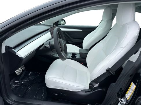 Used 2021 Tesla Model 3 Performance image 9