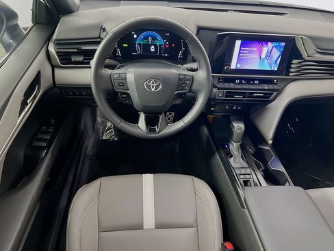 Used 2025 Toyota Camry SE AWD/4WD image 21