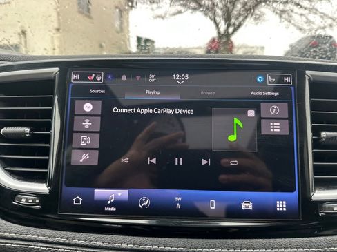 Used 2023 Chrysler Pacifica Limited image 18