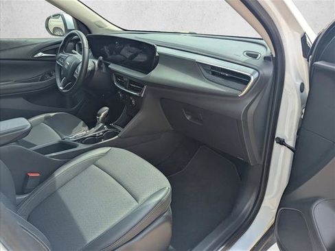 Used 2025 Buick Encore GX Preferred FWD image 16