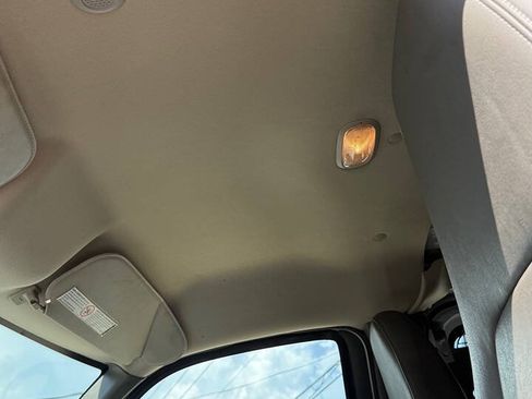 Used 2015 Chevrolet Express 2500 RWD image 15