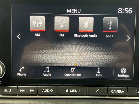 Used 2024 Nissan Rogue S image 47