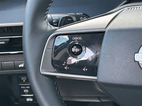 Certified 2025 Nissan Murano SV image 25