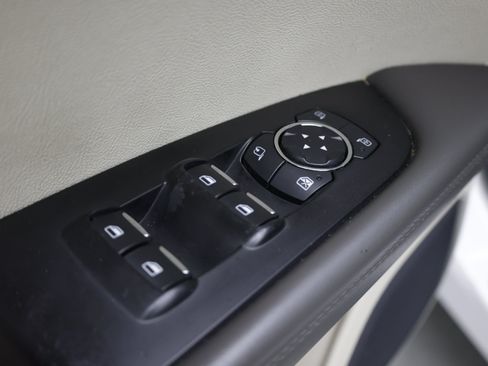 Used 2019 Lincoln Nautilus Reserve FWD image 16