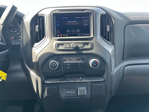 Used 2022 Chevrolet Silverado 1500 Custom image 24