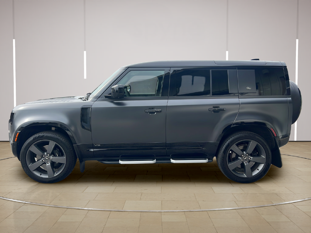 Used 2023 Land Rover Defender 110 AWD/4WD image 2