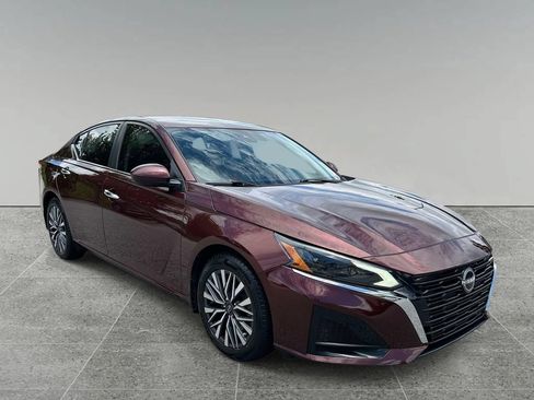 Used 2023 Nissan Altima 2.5 SV FWD image 7