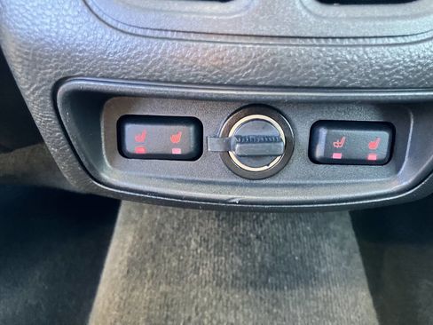 Used 2017 Ford Taurus Limited image 23