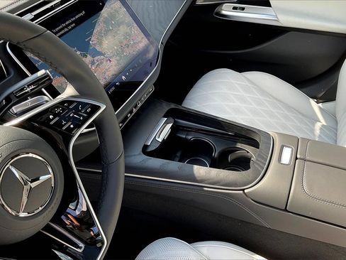 New 2026 Mercedes-Benz E 350 4MATIC Sedan image 8