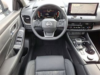 New 2025 Nissan Rogue Platinum w/ Tech Package video 2