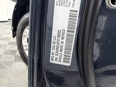 Certified 2026 RAM 2500 Big Horn AWD/4WD image 35