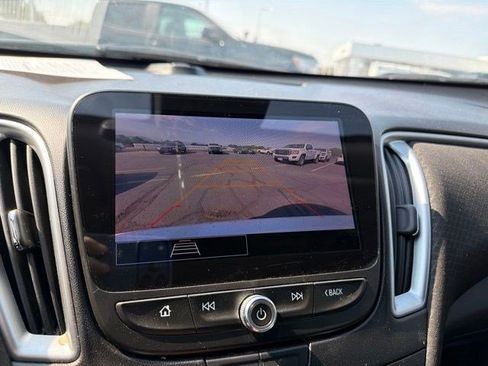 Used 2023 Chevrolet Malibu LT FWD image 17