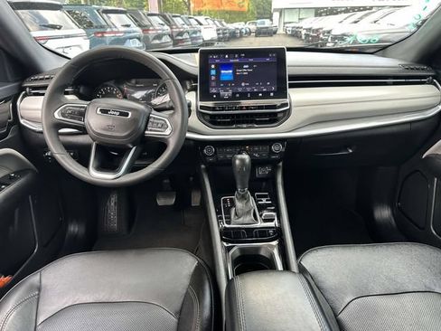 Used 2023 Jeep Compass Limited AWD/4WD image 9