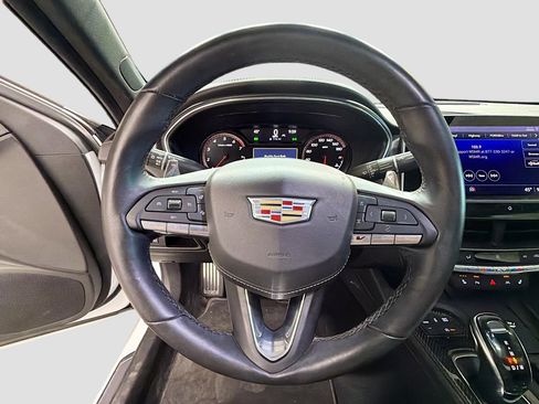 Used 2022 Cadillac CT5 V w/ LPO, ONYX Package image 10