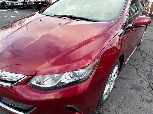 Used 2018 Chevrolet Volt LT image 9