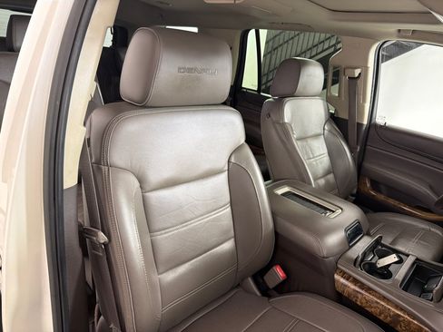 Used 2015 GMC Yukon Denali w/ Open Road Package AWD/4WD image 27