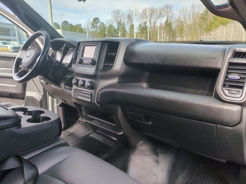 Used 2022 RAM 5500 Tradesman w/ Chrome Appearance Group image 32