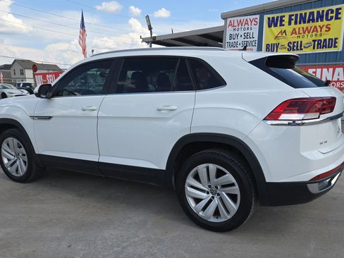 Used 2021 Volkswagen Atlas Cross Sport SE w/ Panoramic Sunroof Package image 12