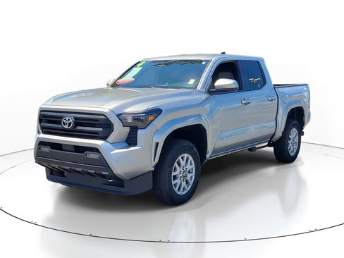 Certified 2024 Toyota Tacoma SR5 w/ SR5 Upgrade Package AWD/4WD image 3