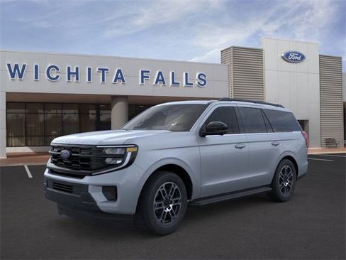 New 2025 Ford Expedition Active image 1