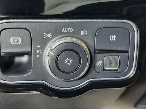 Used 2022 Mercedes-Benz CLA 250 image 17