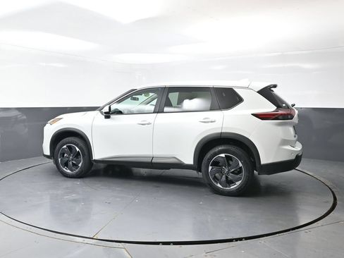 Used 2025 Nissan Rogue SV AWD/4WD image 10