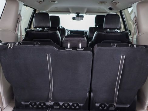 Used 2023 Chrysler Pacifica Touring-L FWD image 30