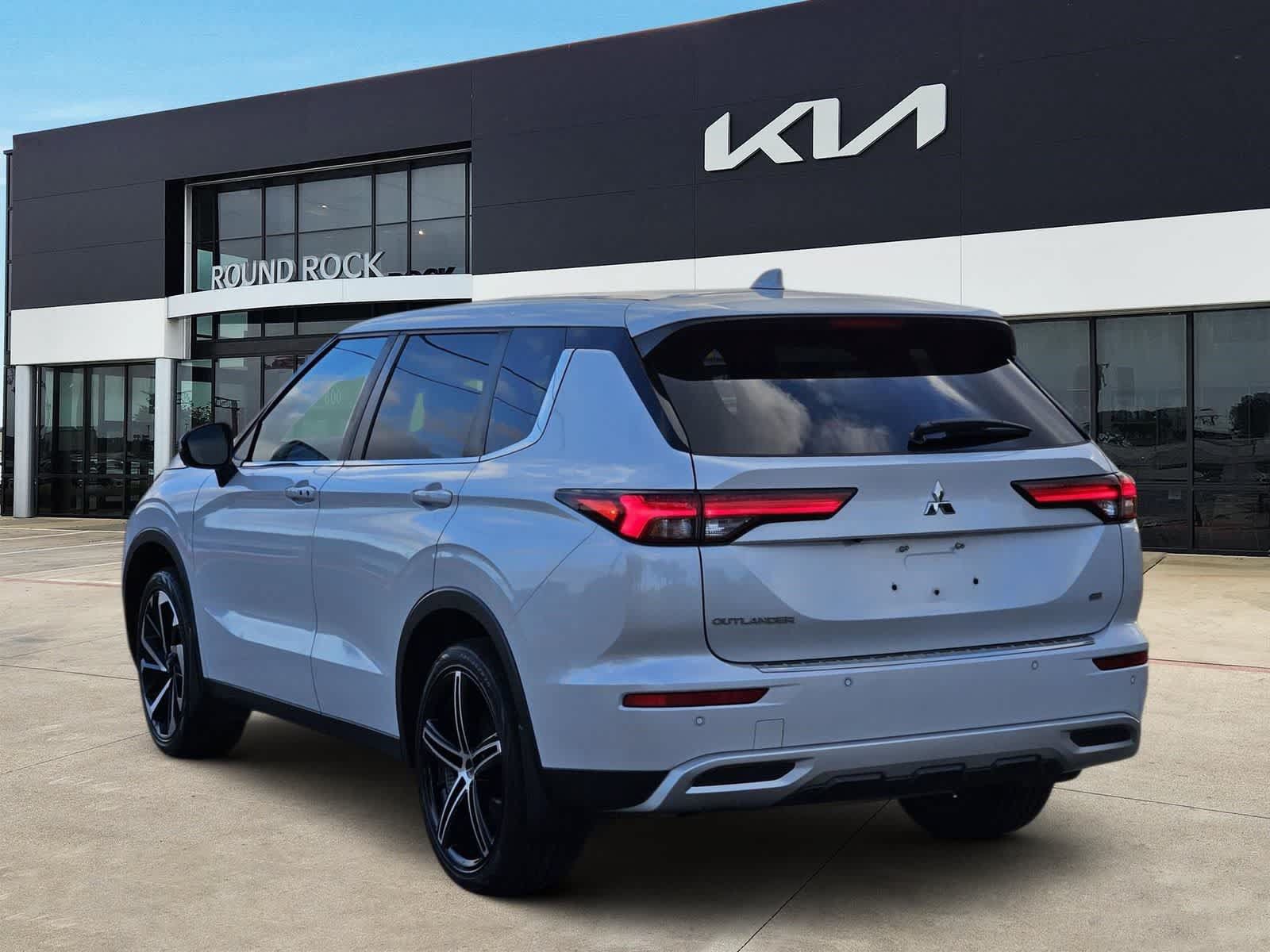 Used 2022 Mitsubishi Outlander SE FWD image 5