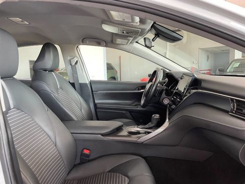 Used 2024 Toyota Camry SE image 25